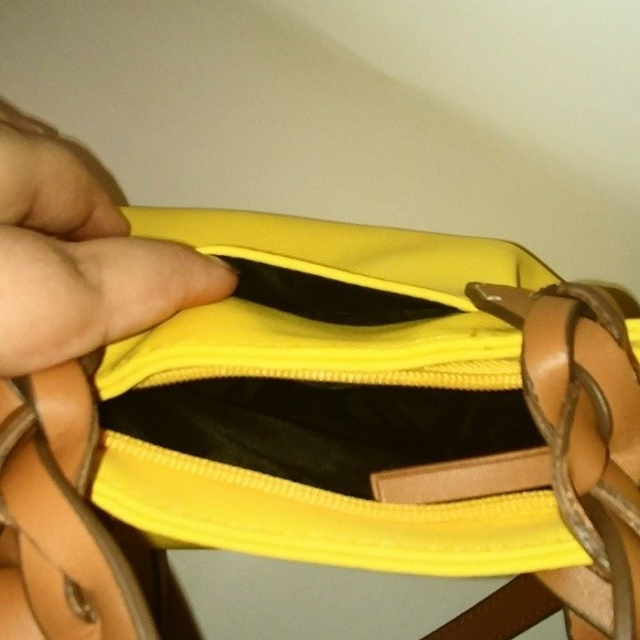 NWT Twig and Arrow Yellow Crossbody Handbag - Picture 4 of 6